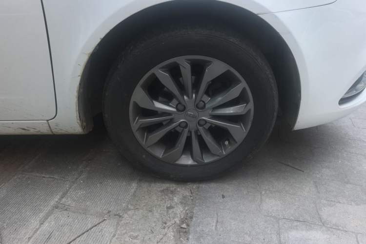 Used Geely Auto Vision 2017 1.5L Automatic Happiness Edition Right Front Wheel Hub
