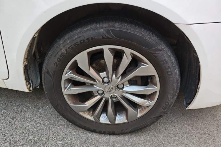 Used Geely Auto Vision 2017 1.5L Automatic Happiness Edition Right Front Wheel Hub