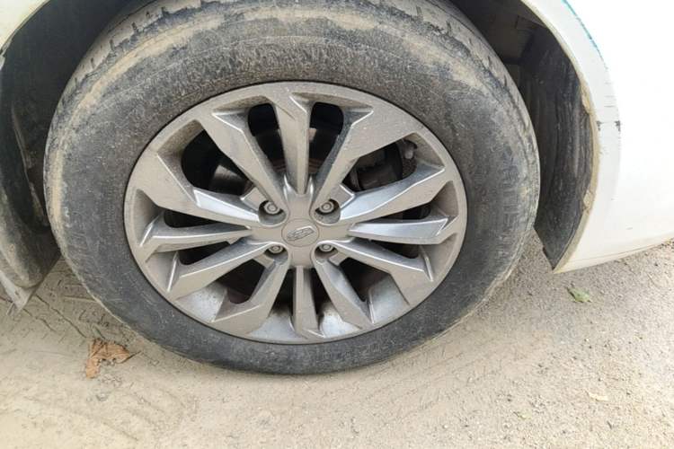 Used Geely Auto Vision 2017 1.5L Automatic Happiness Edition Right Front Wheel Hub