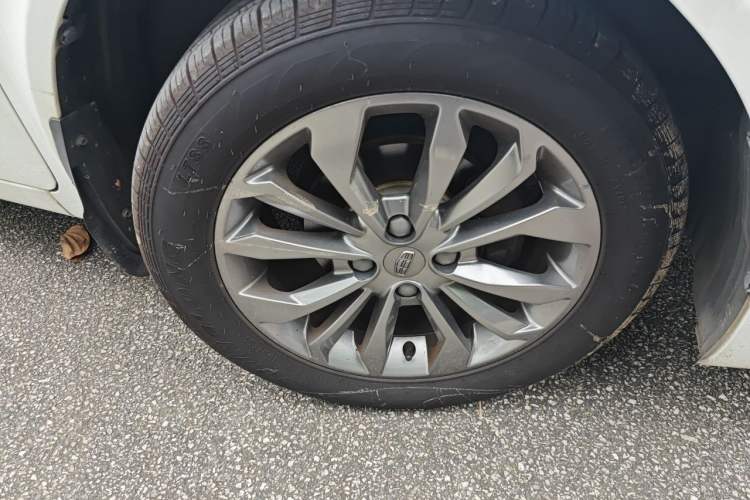 Used Geely Auto Vision 2017 1.5L Automatic Happiness Edition Right Front Wheel Hub