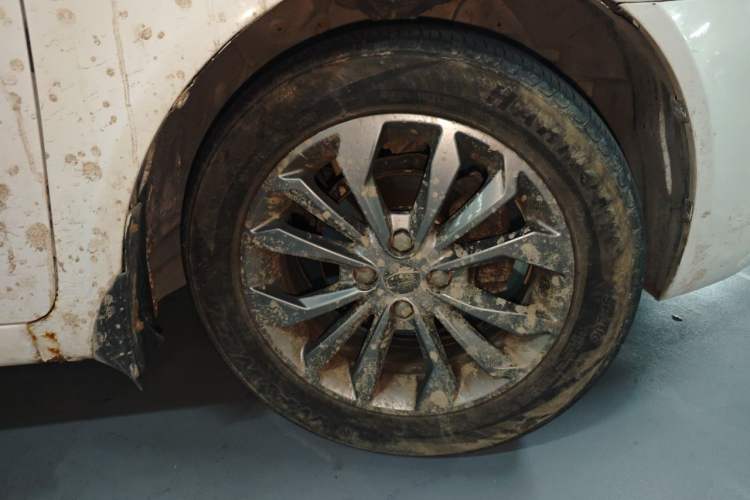 Used Geely Auto Vision 2017 1.5L Automatic Happiness Edition Right Front Wheel Hub