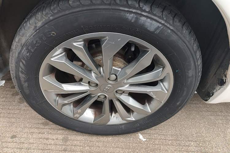 Used Geely Auto Vision 2017 1.5L Automatic Happiness Edition Right Rear Wheel Hub