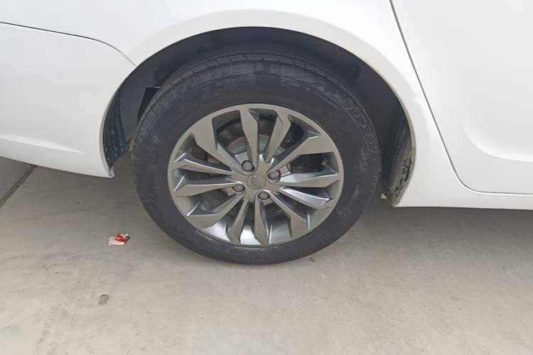 Used Geely Auto Vision 2017 1.5L Automatic Happiness Edition Right Rear Wheel Hub