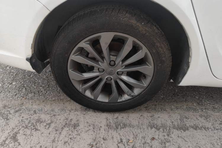 Used Geely Auto Vision 2017 1.5L Manual Happiness Edition Right Rear Wheel Hub