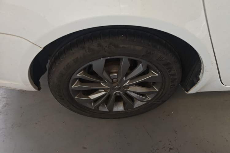 Used Geely Auto Vision 2017 1.5L Automatic Happiness Edition Right Rear Wheel Hub