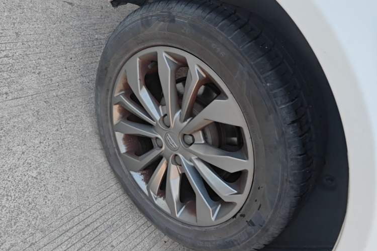 Used Geely Auto Vision 2017 1.5L Automatic Happiness Edition Right Rear Wheel Hub