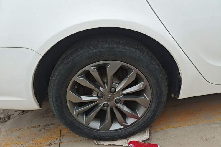Used Geely Auto Vision 2017 1.5L Automatic Happiness Edition Right Rear Wheel Hub