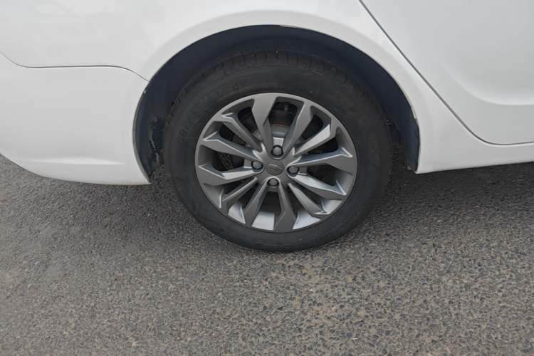 Used Geely Auto Vision 2017 1.5L Automatic Happiness Edition Right Rear Wheel Hub