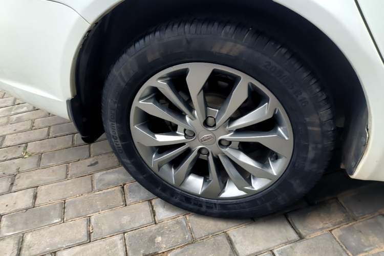 Used Geely Auto Vision 2017 1.5L Automatic Happiness Edition Right Rear Wheel Hub