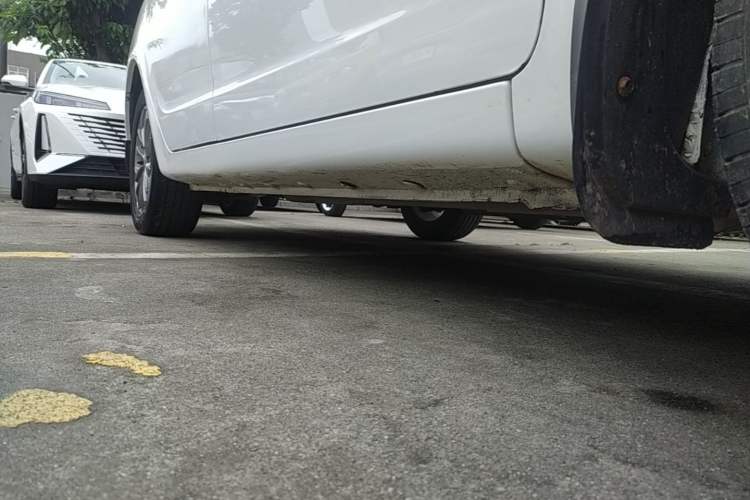 Used Geely Auto Vision 2017 1.5L Automatic Happiness Edition Right Side Sill