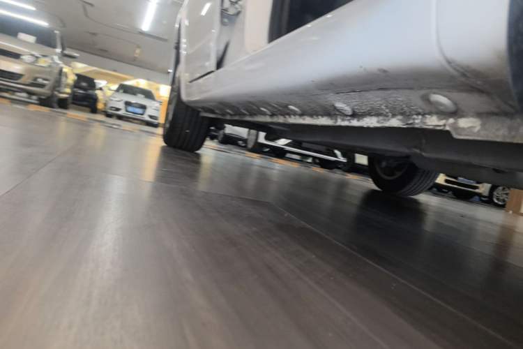 Used Geely Auto Vision 2017 1.5L Automatic Happiness Edition Right Side Sill