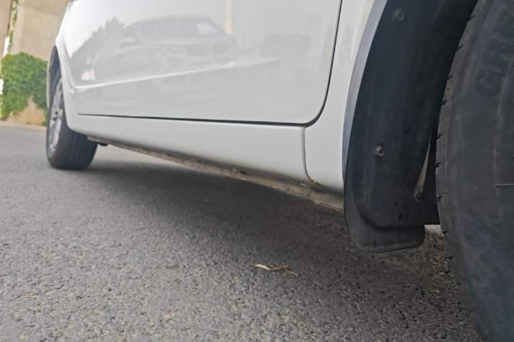 Used Geely Auto Vision 2017 1.5L Automatic Happiness Edition Right Side Sill