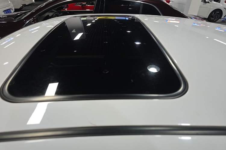 Used Geely Auto Vision 2017 1.5L Automatic Happiness Edition Roof