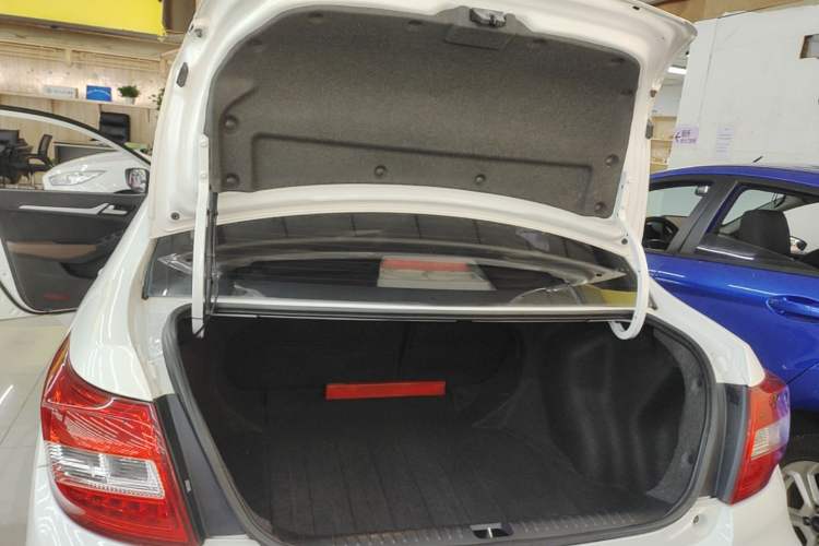 Used Geely Auto Vision 2017 1.5L Automatic Happiness Edition Trunk