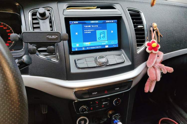 Used Geely Auto Vision 2017 1.5L Automatic Happiness Edition Audio And AC Panel