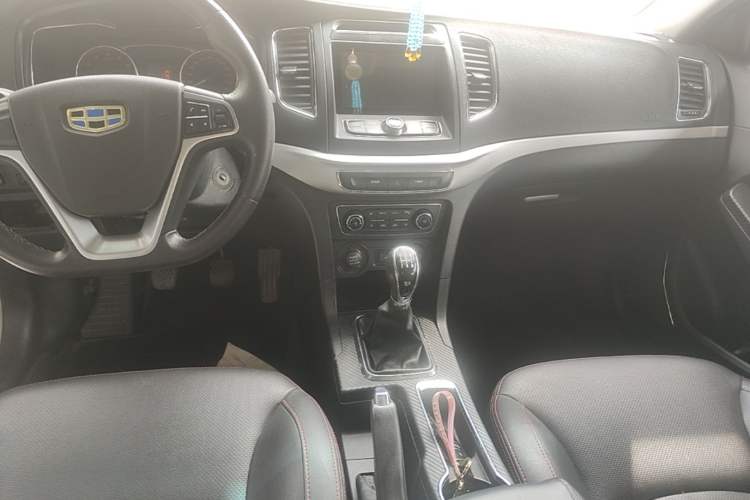 Used Geely Auto Vision 2017 1.5L Manual Happiness Edition Audio And AC Panel