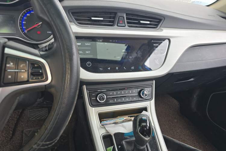 Used Geely Auto Vision 2018 1.5L Automatic Prestige Model Audio And AC Panel