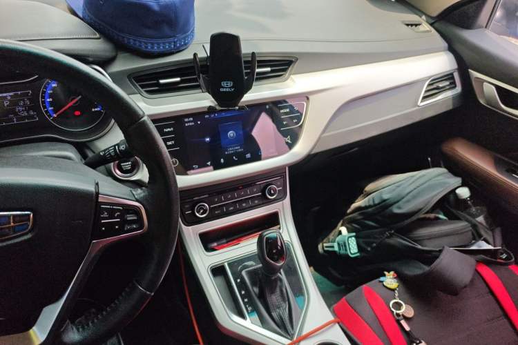 Used Geely Auto Vision 2018 1.5L Automatic Happiness Edition Audio And AC Panel