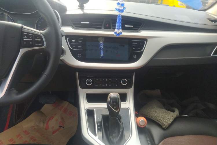 Used Geely Auto Vision 2018 1.5L Automatic Prestige Model Audio And AC Panel