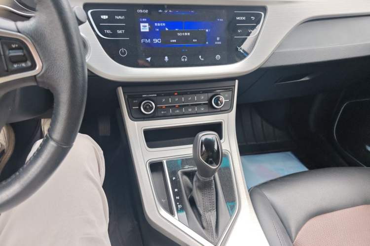 Used Geely Auto Vision 2018 1.5L Automatic Happiness Edition Audio And AC Panel