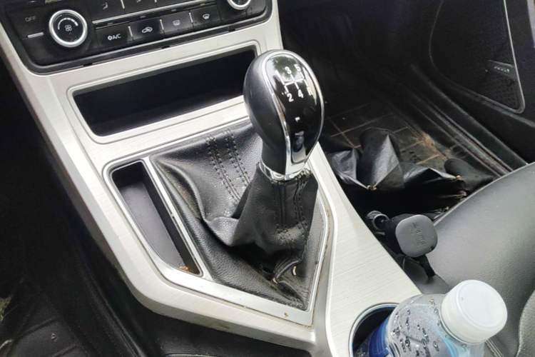Used Geely Auto Vision 2018 1.5L Manual Happiness Edition Gear Lever