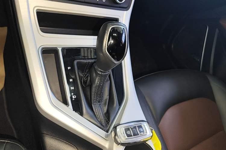 Used Geely Auto Vision 2018 1.5L Automatic Happiness Edition Gear Lever