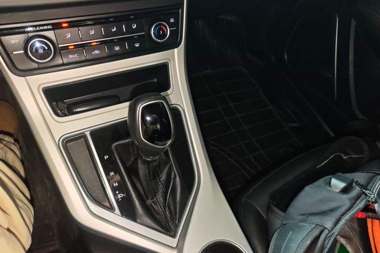 Used Geely Auto Vision 2018 1.5L Automatic Prestige Model Gear Lever
