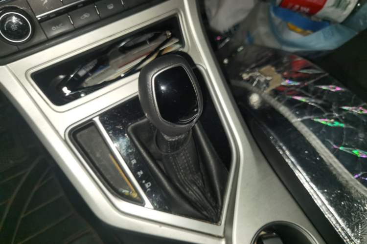 Used Geely Auto Vision 2018 1.5L Automatic Prestige Model Gear Lever