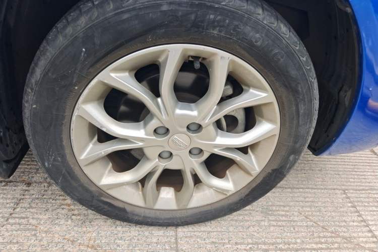 Used Geely Auto Vision 2018 1.5L Automatic Happiness Edition Right Front Wheel Hub