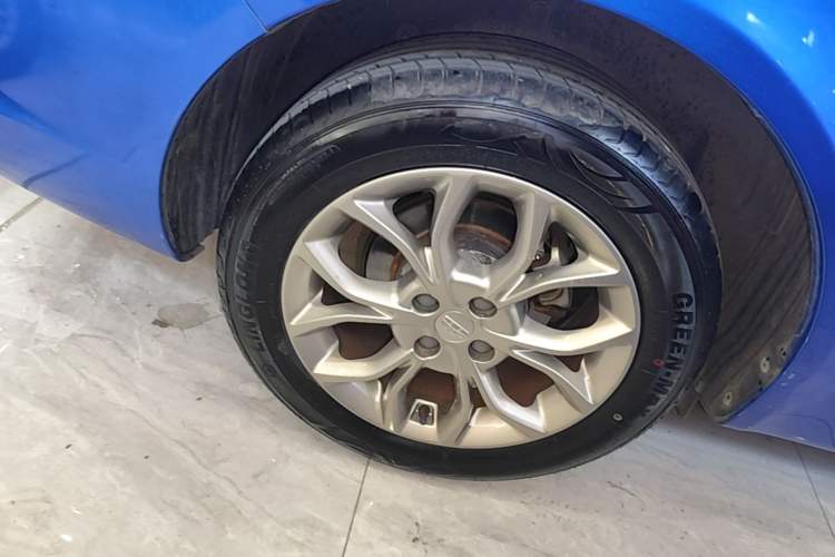 Used Geely Auto Vision 2018 1.5L Automatic Happiness Edition Right Rear Wheel Hub