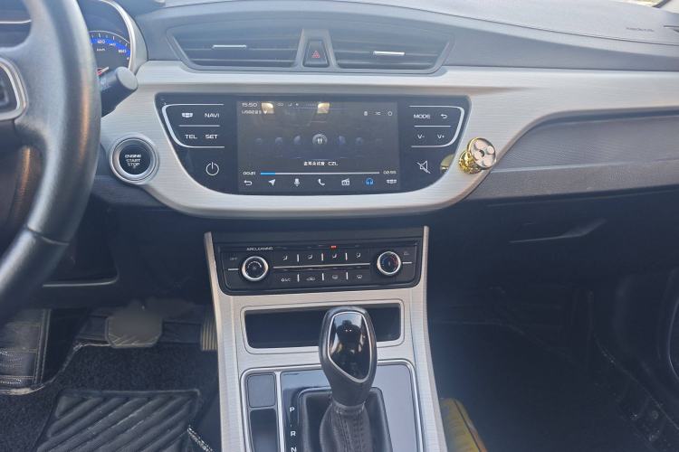 Used Geely Auto Vision 2018 1.5L Automatic Happiness Edition Audio And AC Panel