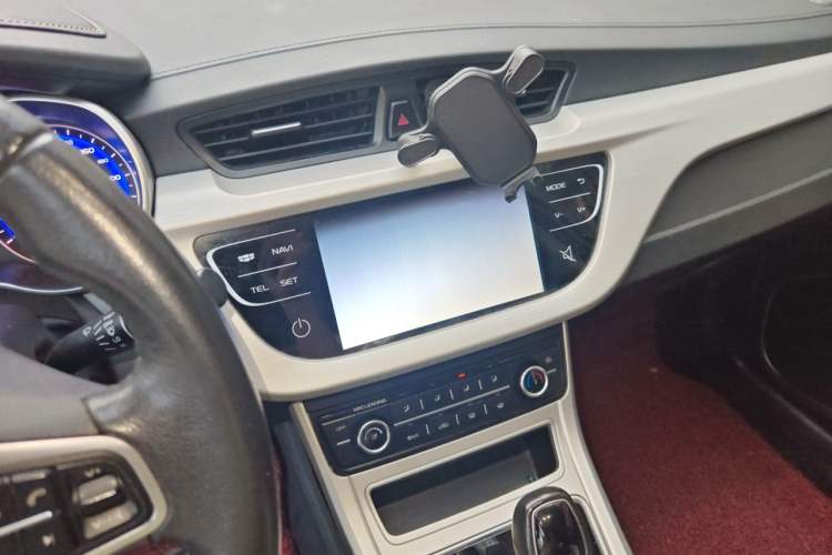 Used Geely Auto Vision 2018 1.5L Automatic Prestige Model Audio And AC Panel