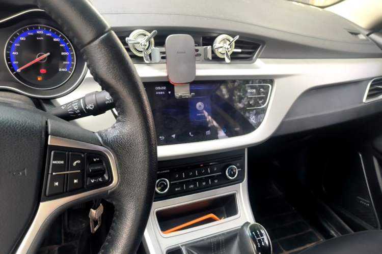 Used Geely Auto Vision 2018 1.5L Manual Happiness Edition Audio And AC Panel