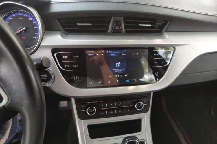 Used Geely Auto Vision 2018 1.5L Automatic Happiness Edition Audio And AC Panel