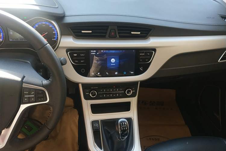Used Geely Auto Vision 2018 1.5L Manual Happiness Edition Audio And AC Panel