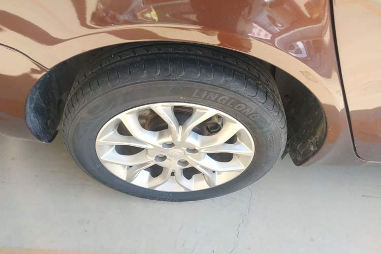 Used Geely Auto Vision 2018 1.5L Manual Happiness Edition Exterior 8