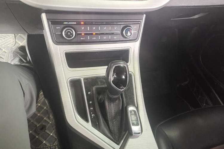 Used Geely Auto Vision 2018 1.5L Automatic Prestige Model Gear Lever