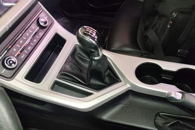 Used Geely Auto Vision 2018 1.5L Manual Happiness Edition Gear Lever