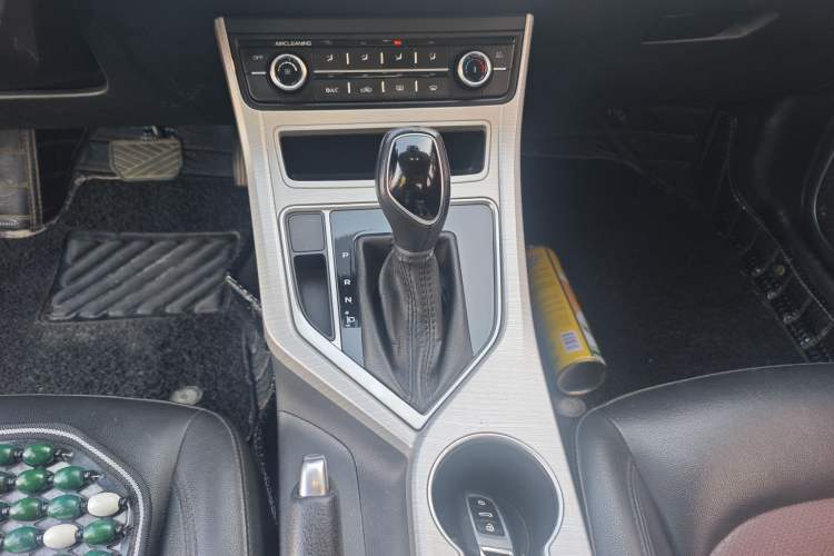 Used Geely Auto Vision 2018 1.5L Automatic Happiness Edition Gear Lever