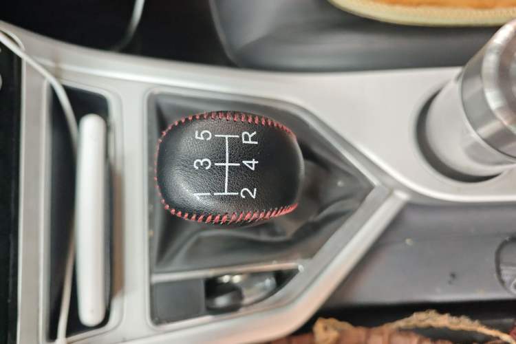 Used Geely Auto Vision 2018 1.5L Manual Happiness Edition Gear Lever