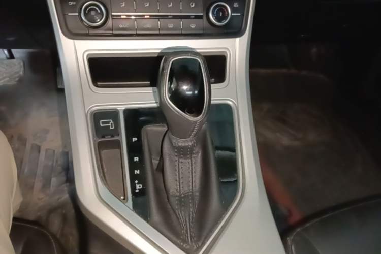 Used Geely Auto Vision 2018 1.5L Automatic Prestige Model Gear Lever