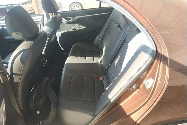 Used Geely Auto Vision 2018 1.5L Manual Happiness Edition Interior 4