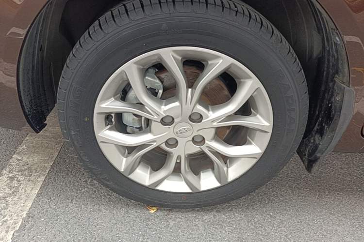 Used Geely Auto Vision 2018 1.5L Automatic Happiness Edition Left Front Wheel Hub