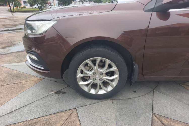 Used Geely Auto Vision 2018 1.5L Automatic Prestige Model Left Front Wheel Hub