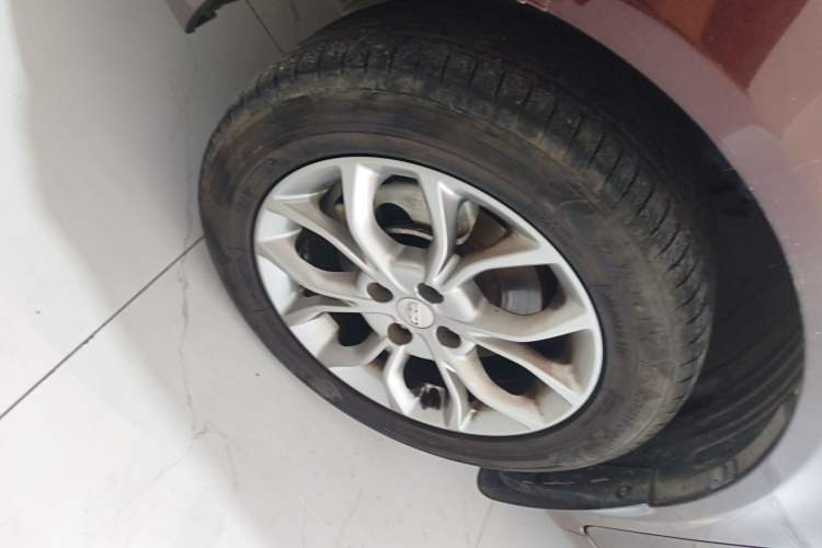 Used Geely Auto Vision 2018 1.5L Automatic Prestige Model Left Front Wheel Hub
