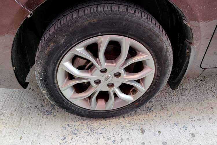 Used Geely Auto Vision 2018 1.5L Automatic Happiness Edition Left Front Wheel Hub