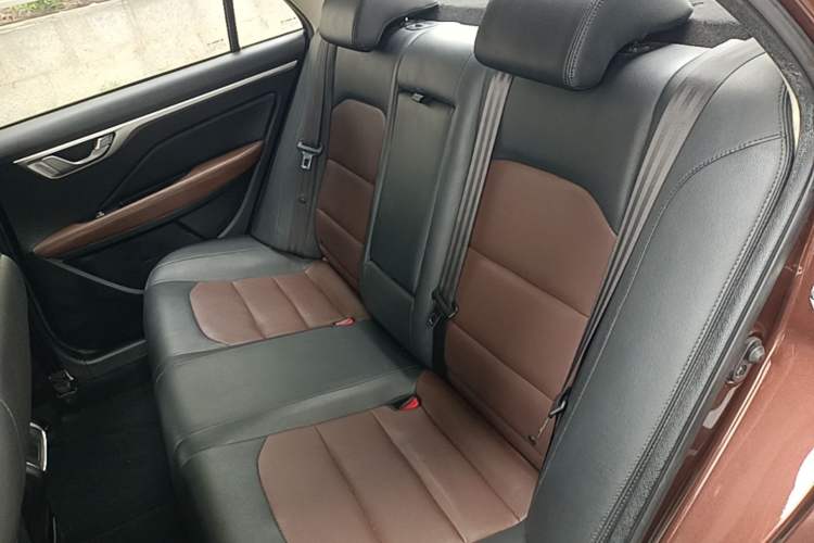 Used Geely Auto Vision 2018 1.5L Automatic Happiness Edition Left Rear Seat