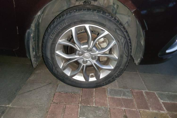 Used Geely Auto Vision 2018 1.5L Automatic Happiness Edition Right Front Wheel Hub