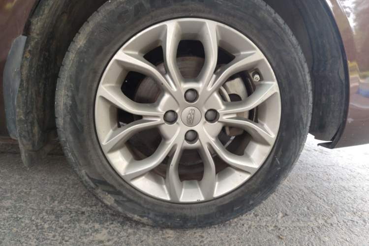 Used Geely Auto Vision 2018 1.5L Automatic Happiness Edition Right Front Wheel Hub