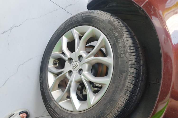 Used Geely Auto Vision 2018 1.5L Automatic Prestige Model Right Rear Wheel Hub